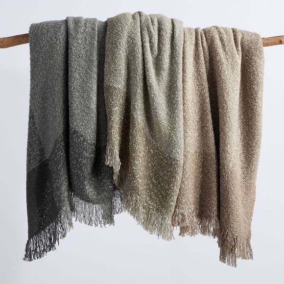 Pottery Barn Bedding Pottery Barn Heathered Boucle Fringe Throw